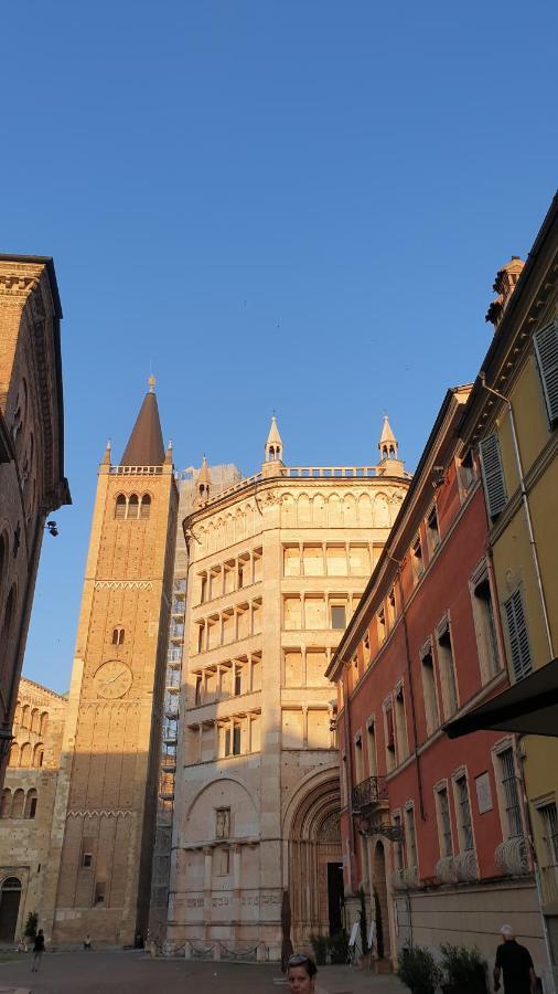 Mansarda Laurent Parma Luaran gambar